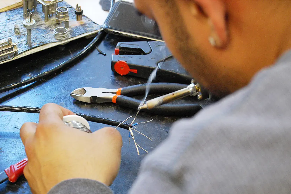 AV Maintenance Bench