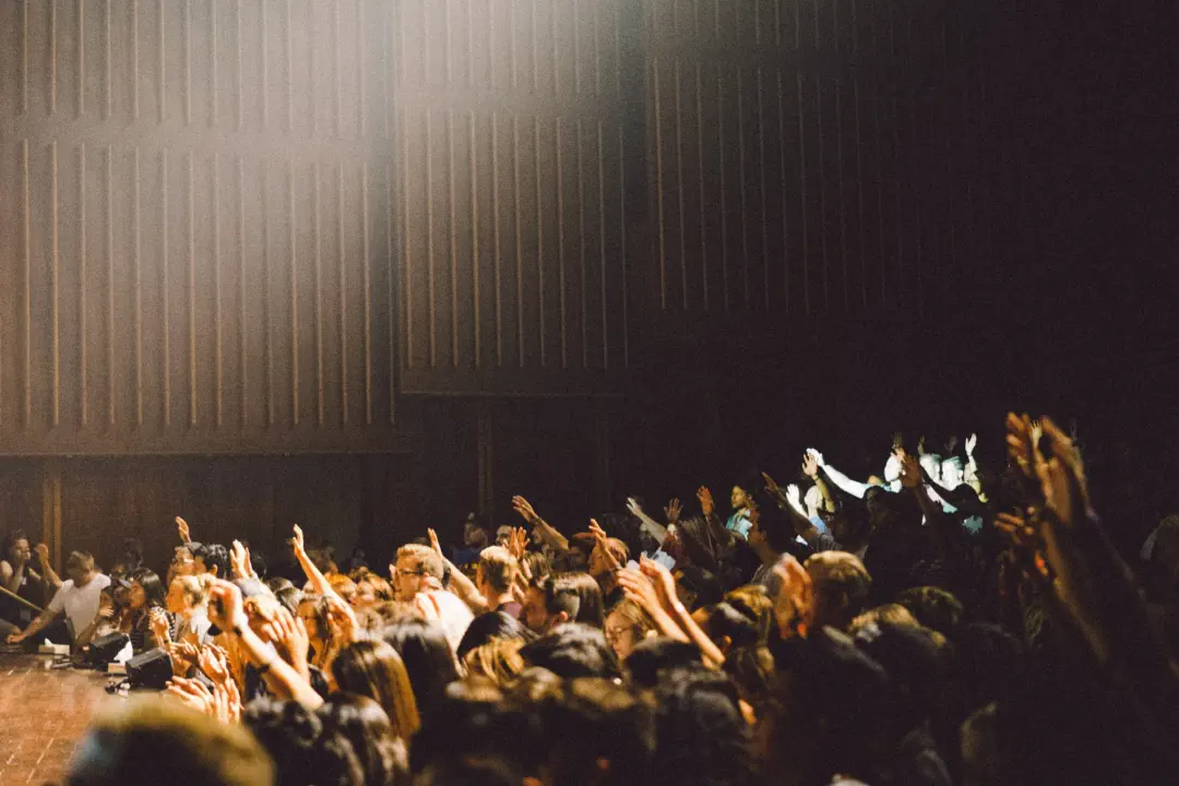 Consecutive or Simultaneous Interpretation